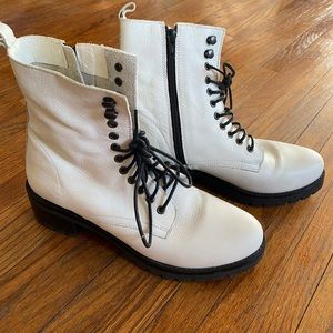 UO Urban Outfitters White Combat Lace-up Boots (10)